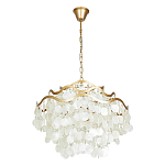 Люстра подвесная с белыми перламутровыми подвесками и изогнутыми золотистыми элементами Диаметр 60 см SHELL Chandelier варинант исполнения - 1 | Loft Concept в Тюмени