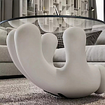 Дизайнерский журнальный стол с круглой прозрачной столешницей на белом фигурном основании Luqak варинант исполнения - 4 | Loft Concept в Тюмени