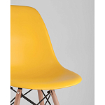Пластиковый стул на ножках из массива бука Eames Yellow варинант исполнения - 2 | Loft Concept в Тюмени