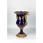 Ваза темно-синего цвета из фарфора с бронзовыми ручками в виде фигур Eden Garden porcelain and bronze варинант исполнения - 1 | Loft Concept в Тюмени