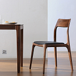 Стул деревянный с мягким сиденьем из черной натуральной кожи Moon Walnut Furniture варинант исполнения - 5 | Loft Concept в Тюмени