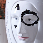 Ваза с декоративными лицами и графическими элементами в виде сердец и символов Faces of Imagination варинант исполнения - 6 | Loft Concept в Тюмени