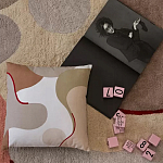 Подушка декоративная хлопковая бежевого цвета с абстрактным принтом Elysian Flow Sand варинант исполнения - 5 | Loft Concept в Тюмени