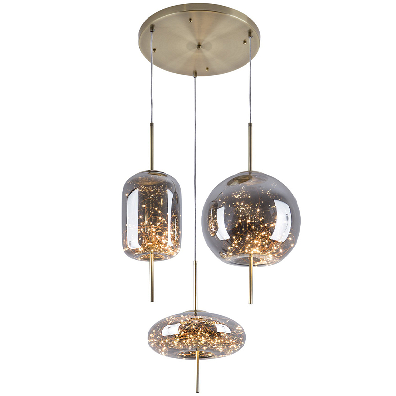 Подвесной светильник с гирляндой внутри 3-х стеклянных плафонов Garland Glass Trio Hanging Lamp Латунь Дымчатый (Smoke) Подвесной светильник с гирляндой внутри 3-х стеклянных плафонов Garland Glass Trio Hanging Lamp Латунь Дымчатый (Smoke) в Тюмени | Loft Concept