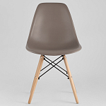 Пластиковый стул на ножках из массива бука Eames Cappuccino варинант исполнения - 3 | Loft Concept в Тюмени