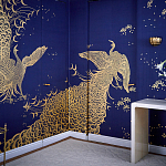 Обои ручная роспись в стиле Арт-деко Whistler Peacocks Colourway SC-100 on Empire Blue dyed silk варинант исполнения - 2 | Loft Concept в Тюмени