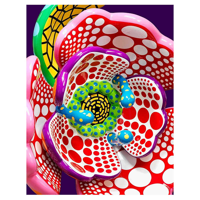 Книга по искусству Yayoi Kusama: I Spend Each Day Embracing Flowers  в Тюмени | Loft Concept 