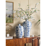 Ваза фарфоровая с узким горлышком и синими цветочными мотивами Independence варинант исполнения - 6 | Loft Concept в Тюмени