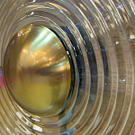 Бра с круглым рифленым плафоном янтарного цвета Savio Glass Disc Light варинант исполнения - 1 | Loft Concept в Тюмени