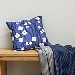 Подушка декоративная синяя с цветочным принтом Blossom Essence Emily варинант исполнения - 5 | Loft Concept в Тюмени