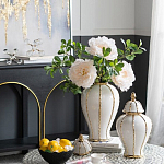 Ваза белая с крышкой и золотистыми вертикальными полосками Chinoiserie Ceramics варинант исполнения - 2 | Loft Concept в Тюмени