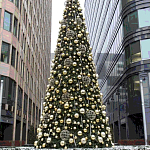 Уличная Новогодняя Ель с золотыми шарами и звездой на вершине в комплекте варинант исполнения - 1 | Loft Concept в Тюмени