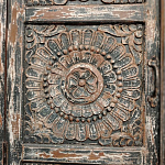 Индийский шкаф с орнаментом резьба из дерева Indian Antique Furniture  варинант исполнения - 1 | Loft Concept в Тюмени