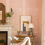 Обои ручная роспись Jharokha Arches Original colourway on pink painted Xuan paper варинант исполнения - 2 | Loft Concept в Тюмени