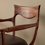 Кушетка с деревянным каркасом и сиденьем из коричневой натуральной кожи Moon Walnut Furniture варинант исполнения - 3 | Loft Concept в Тюмени