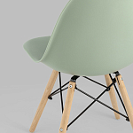Пластиковый стул на ножках из массива бука Eames Mint варинант исполнения - 6 | Loft Concept в Тюмени