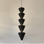 Подвесной светильник светодиодный в виде ряда черных металлических конусов  Herringbone варинант исполнения - 4 | Loft Concept в Тюмени