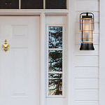 Настенный фонарь цилиндрической формы с рифленым стеклом в золотом каркасе на черном прямоугольном основании Eurofase варинант исполнения - 7 | Loft Concept в Тюмени