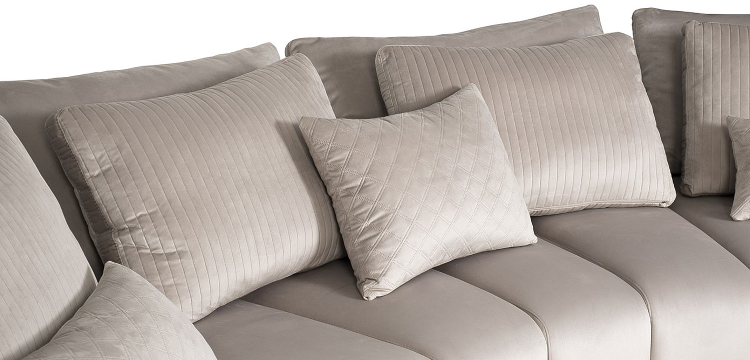 Диван Brody Grande cream sofa Диван Brody Grande cream sofa - Loft-Concept в Тюмени