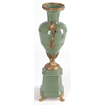 Ваза зеленого цвета из фарфора на высокой подставке с бронзовыми ручками Eden Garden porcelain and bronze варинант исполнения - 3 | Loft Concept в Тюмени