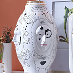 Ваза с декоративными лицами и графическими элементами в виде сердец и символов Faces of Imagination варинант исполнения - 7 | Loft Concept в Тюмени