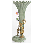 Ваза зеленая фарфоровая с волнистым краем с бронзовой фигуркой журавля Eden Garden  варинант исполнения - 2 | Loft Concept в Тюмени