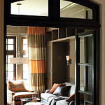 Бра с белым матовым стеклянным плафоном и тремя декоративными шарами Hinkley варинант исполнения - 2 | Loft Concept в Тюмени