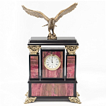 Часы настольные из родонита и бронзы с декором в виде орла Eagle Stone Clock варинант исполнения - 1 | Loft Concept в Тюмени