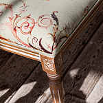 Банкетка из массива бука светло-зеленая с растительным орнаментом Raffael Angel Floral Banquette варинант исполнения - 2 | Loft Concept в Тюмени