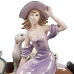 Статуэтка фарфоровая Девушка с автомобилем Charming Statuette варинант исполнения - 1 | Loft Concept в Тюмени