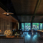 Подвесной светильник с золотым металлическим плафоном округлой формы и декоративным элементом из чёрного мрамора Midnight Grace  варинант исполнения - 3 | Loft Concept в Тюмени