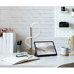 Настольная лампа белым изогнутым плафоном на круглой подставке Luke Lampco Tracer Lamp варинант исполнения - 5 | Loft Concept в Тюмени